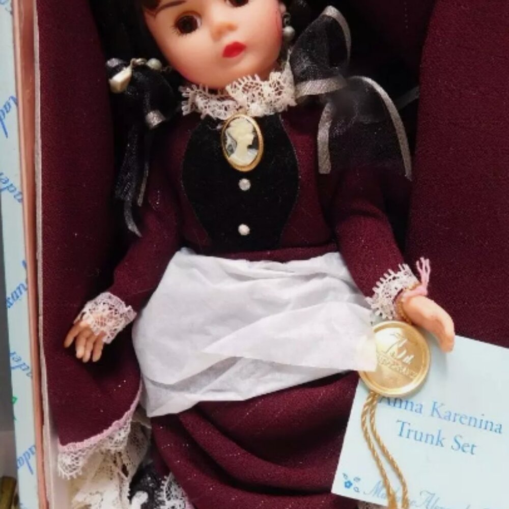 1998 Madame Alexander "Anna Karenia" Vintage Collectors Doll - PRISTINE cond.